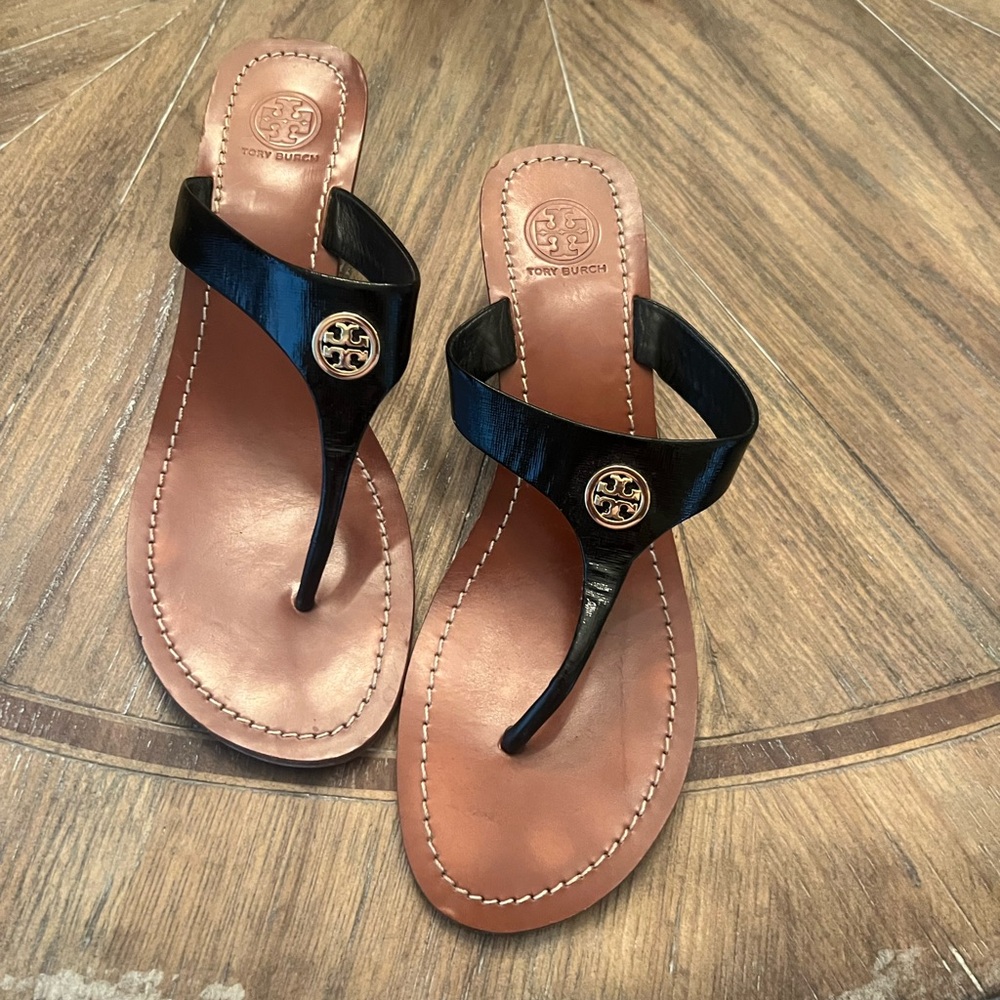 Tory Burch Cameron Wedge Sandal Authentic Black/Gold size 9.5